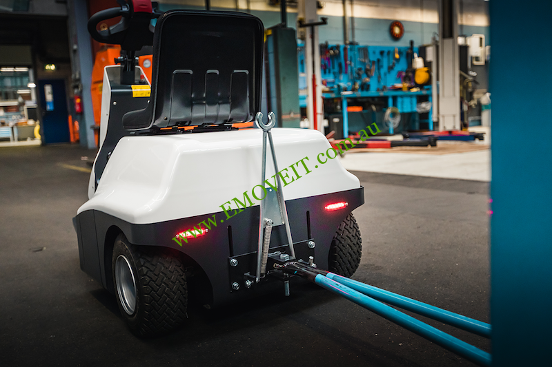 XL-T1500N Battery Electric Seat-on Tug - Image 3