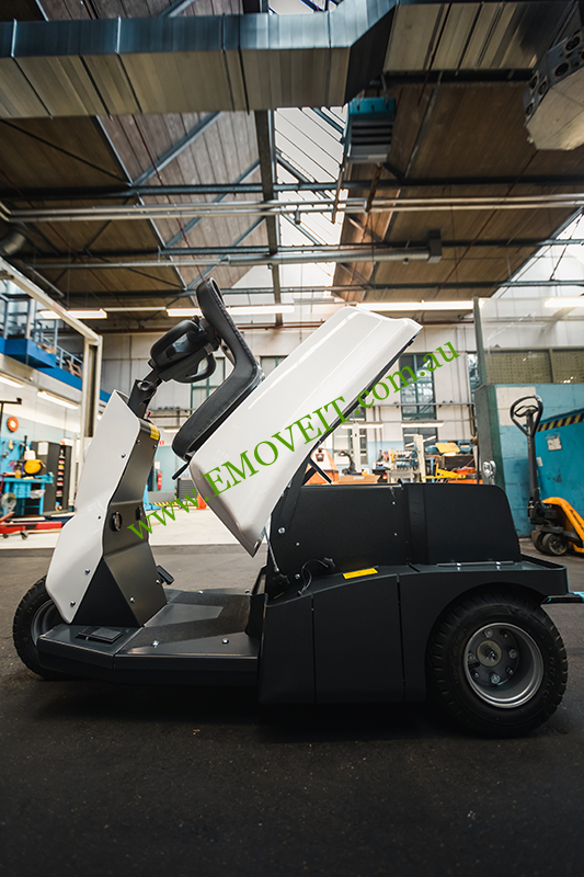 XL-T1500N Battery Electric Seat-on Tug - Image 8