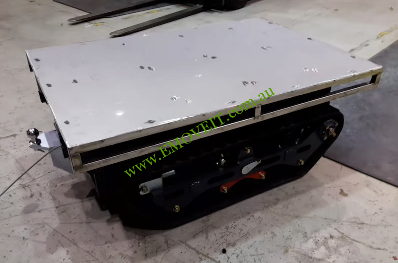 Electric Tracked unit with Remote Control - Image 2