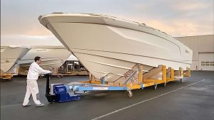 Zallys M18 electric tow tug for container handling