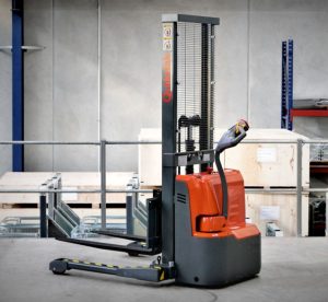 Quikstak SP10 electric pallet stacker handling load